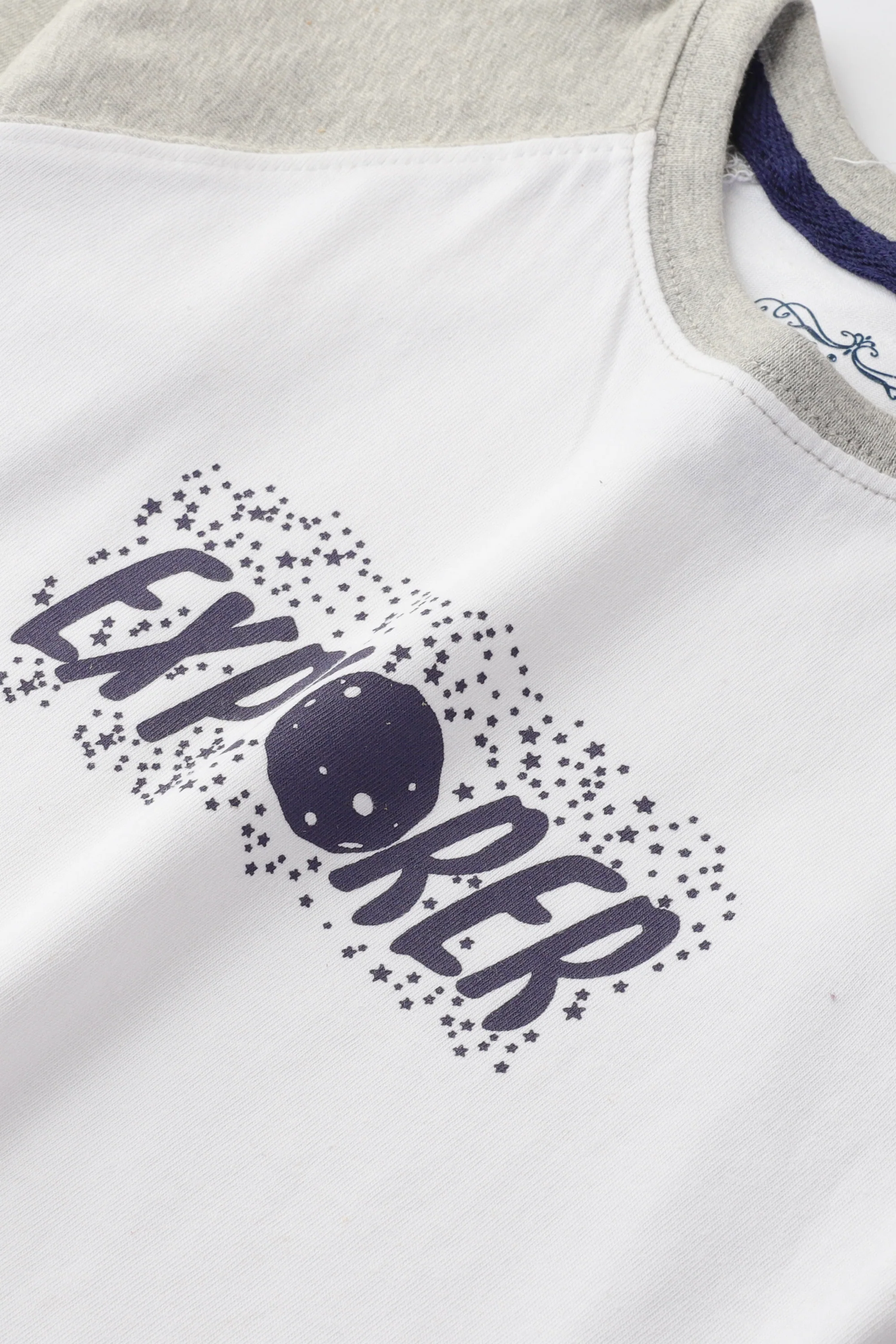 White Explorer Raglan T-shit - Image 2